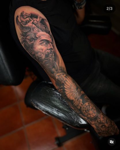 Tatuaje 10×10 – Estilo Black & Grey - Imagen 5