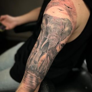 Tatuaje 10×10 – Estilo Black & Grey